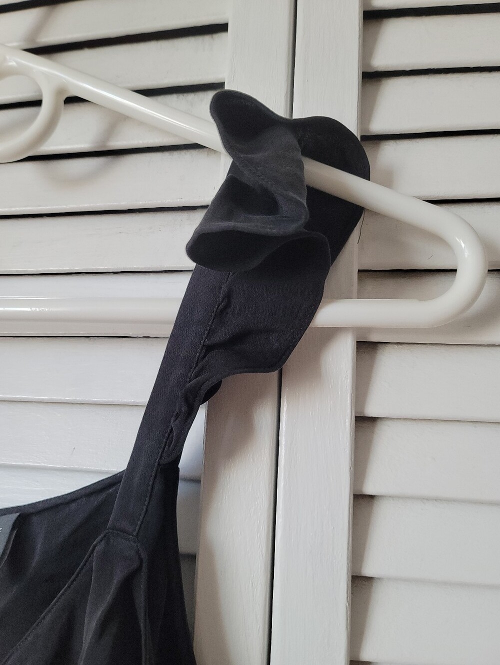 THEORY Ruffle Shoulder Blouse, Size M - Picture 5 of 6